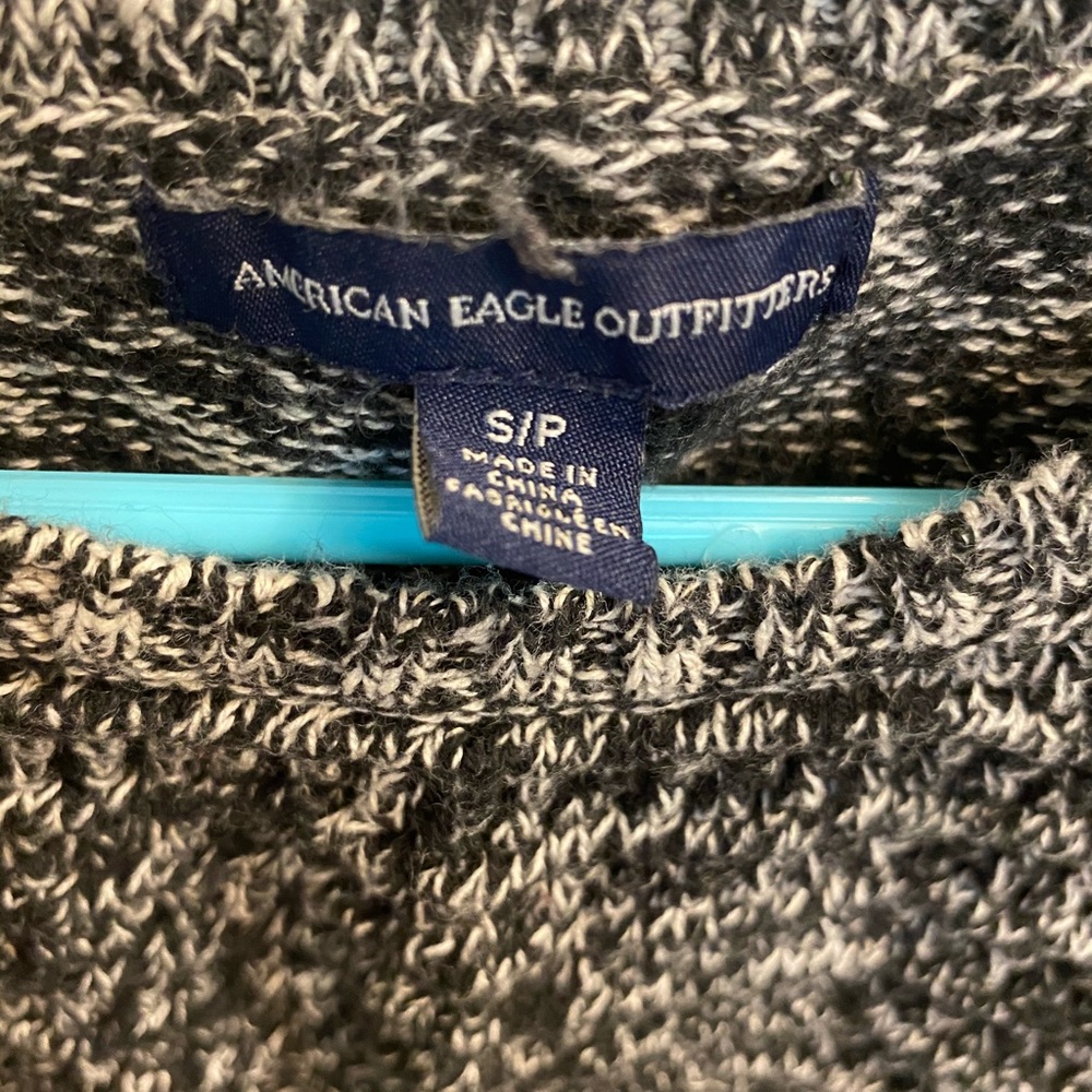 AEO Top - Picture 4 of 5